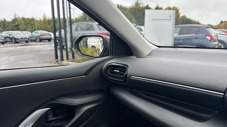 Toyota Yaris 1.5 Hybrid Design 5dr CVT Hybrid Hatchback